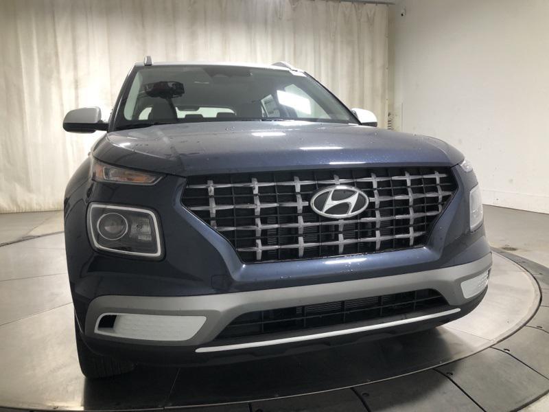 2026 Hyundai Venue SEL photo 2