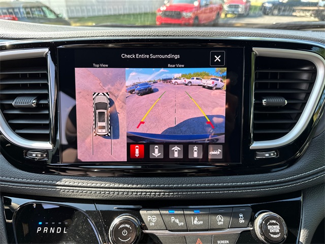 2025 Chrysler Pacifica photo 22