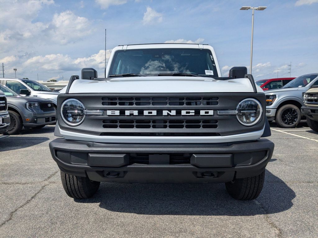 2025 Ford Bronco Base photo 8