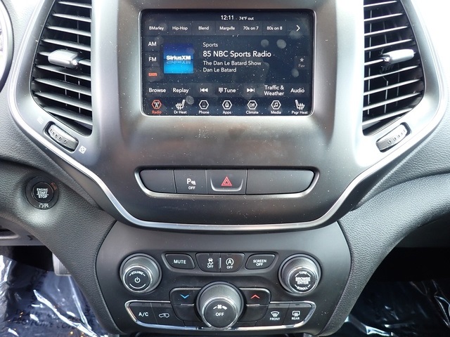 2020 Jeep Cherokee Altitude photo 16