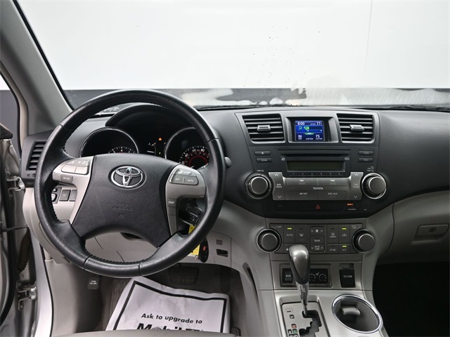 2010 Toyota Highlander SE photo 12