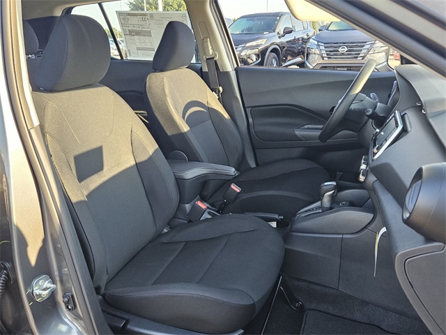 2025 Nissan Kicks Play S photo 13