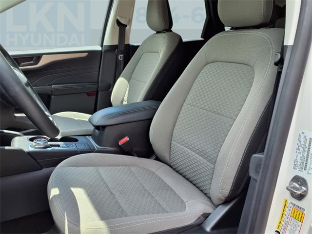 2022 Ford Escape SE Sport photo 3