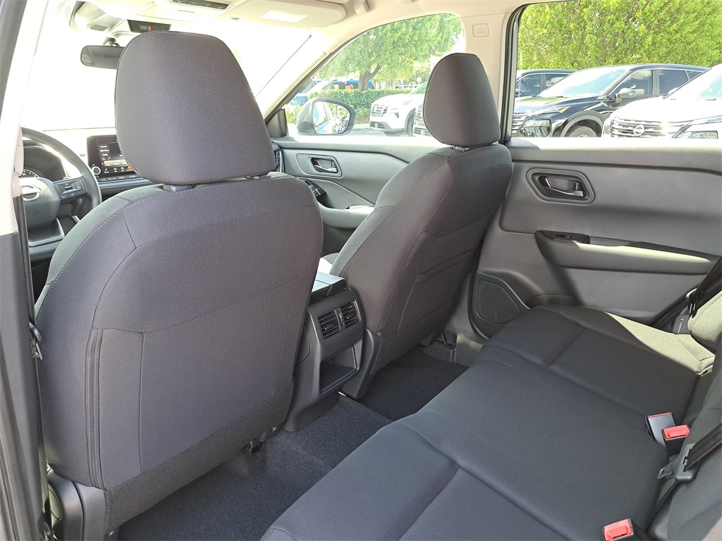2026 Nissan Rogue S photo 11