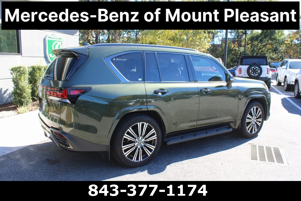 2023 Lexus LX 600 Luxury photo 2