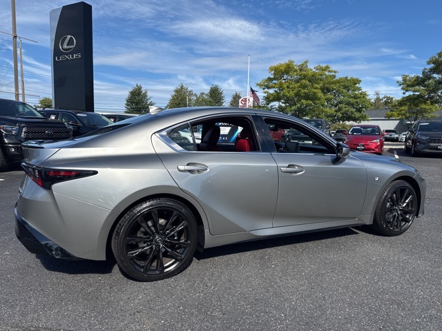 2023 Lexus IS 350 F SPORT photo 3