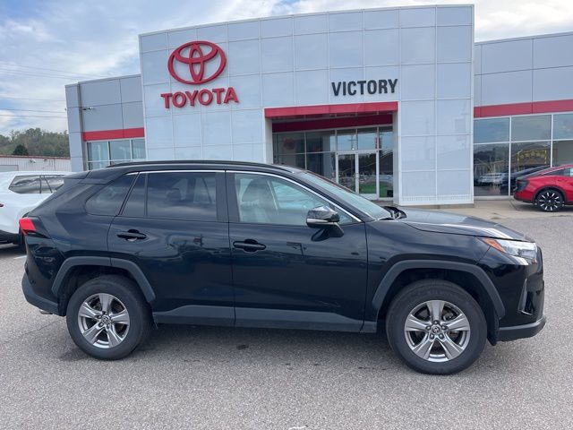 2025 Toyota RAV4 XLE photo 2