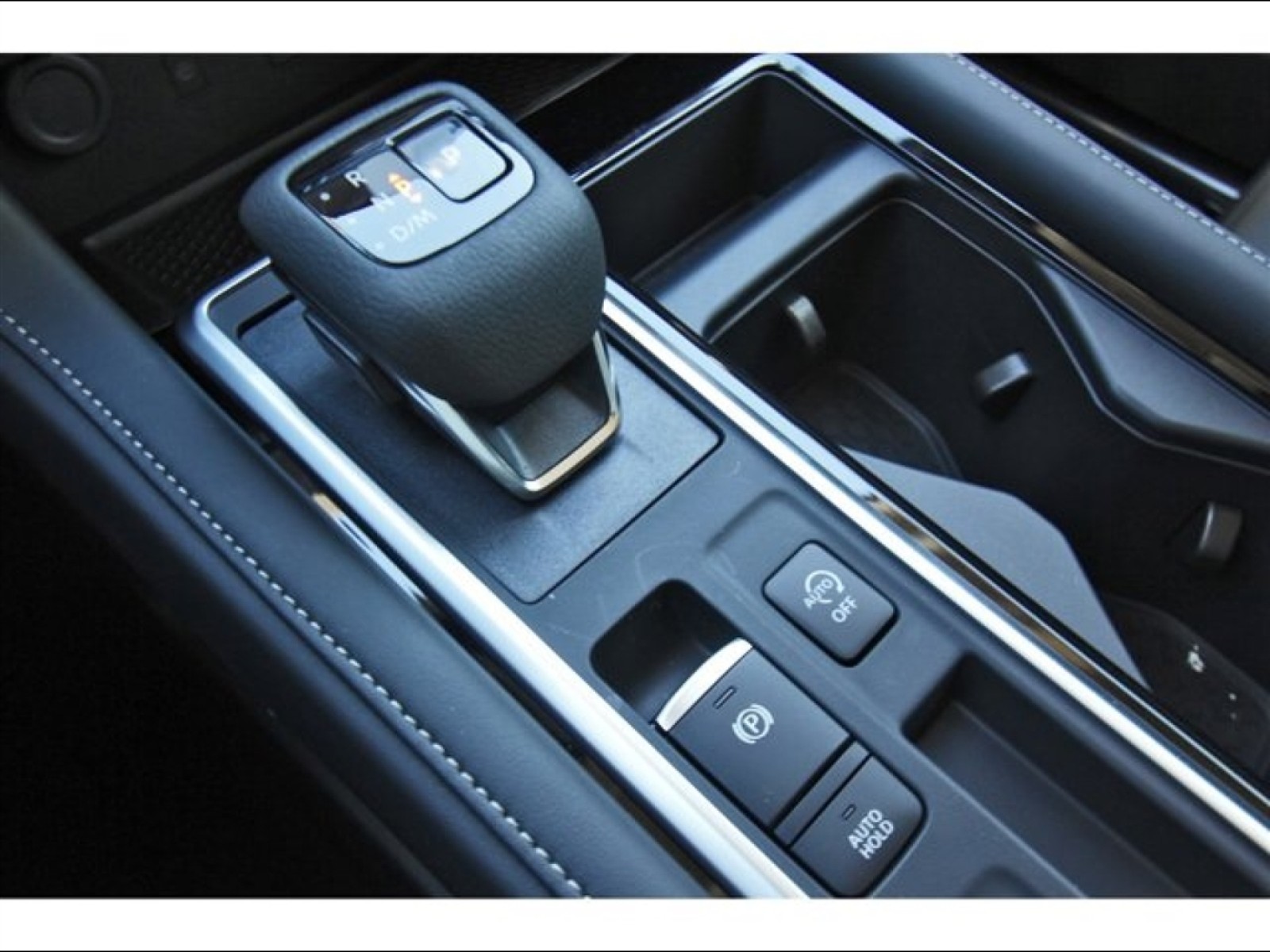 2025 Nissan Pathfinder SL Black at Robbins Nissan