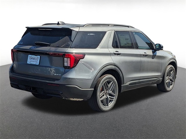 2025 Ford Explorer ST-Line photo 2