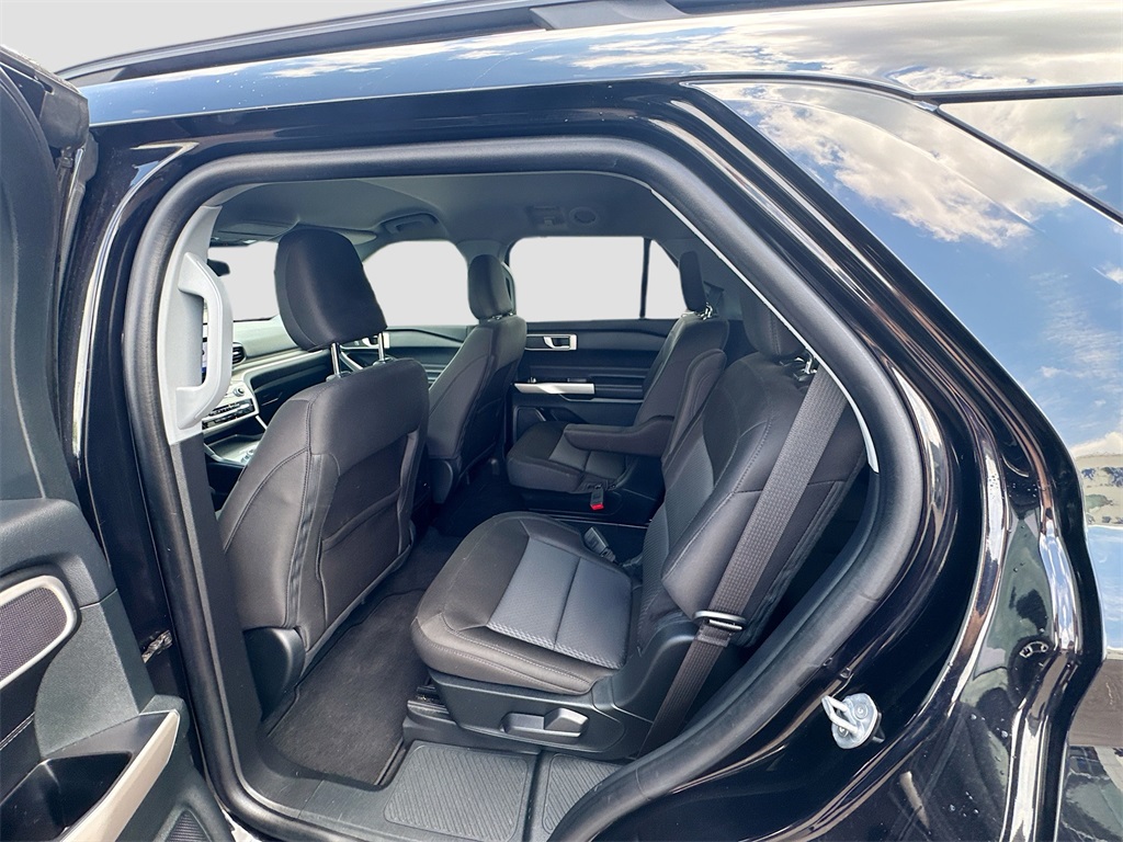 2023 Ford Explorer XLT photo 18