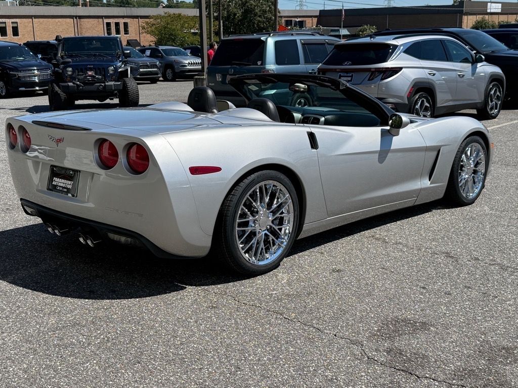 2005 Chevrolet Corvette Base photo 26