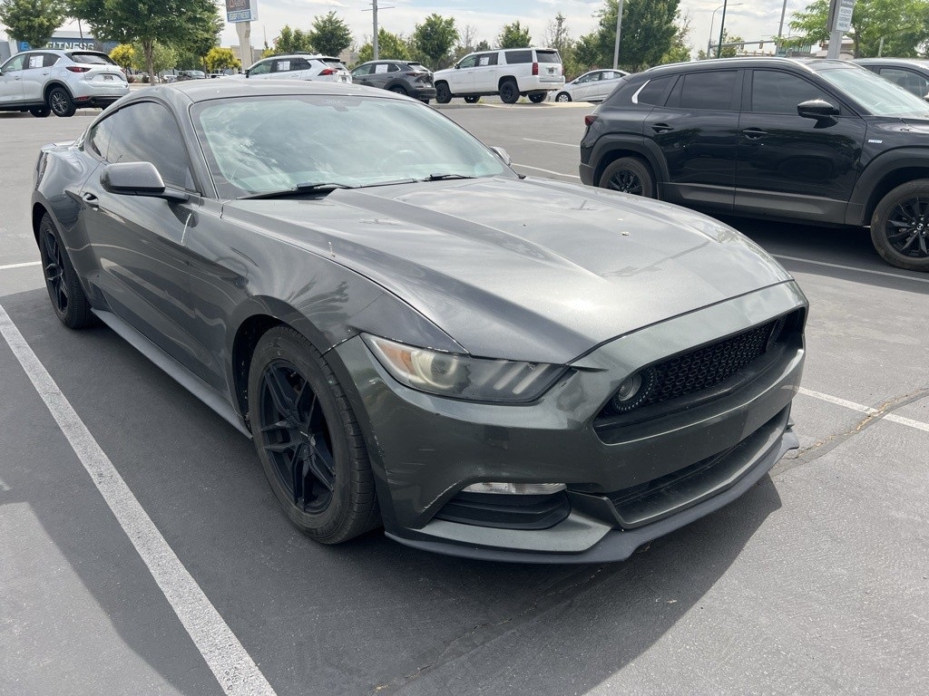 2015 Ford Mustang V6 photo 3