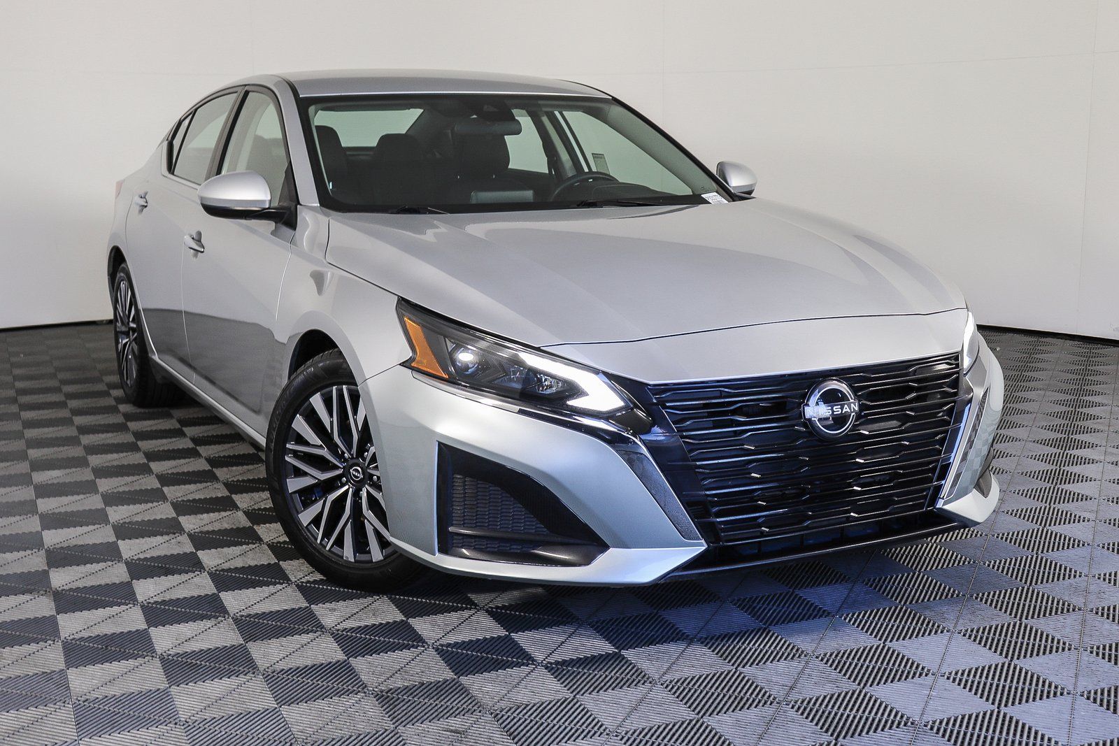 2023 Nissan Altima SV