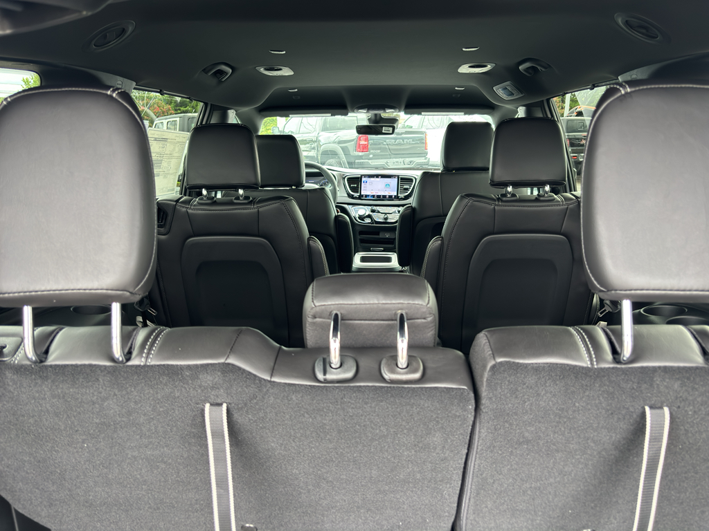 2026 Chrysler Voyager LX photo 8