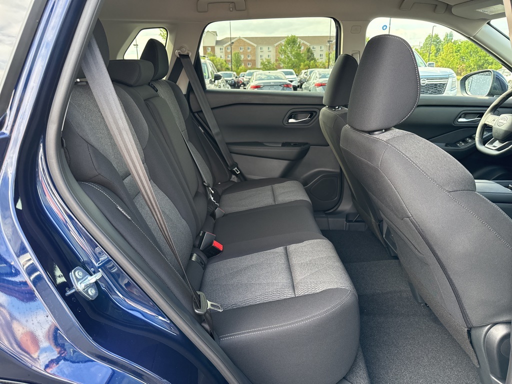 2026 Nissan Rogue SV photo 14