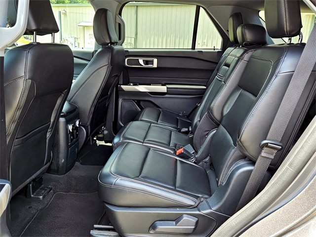 2023 Ford Explorer XLT photo 13