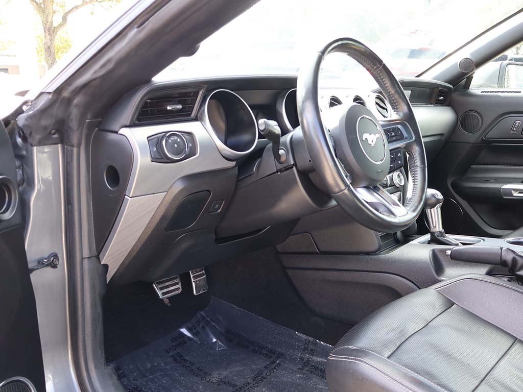 2022 Ford Mustang EcoBoost Premium photo 28
