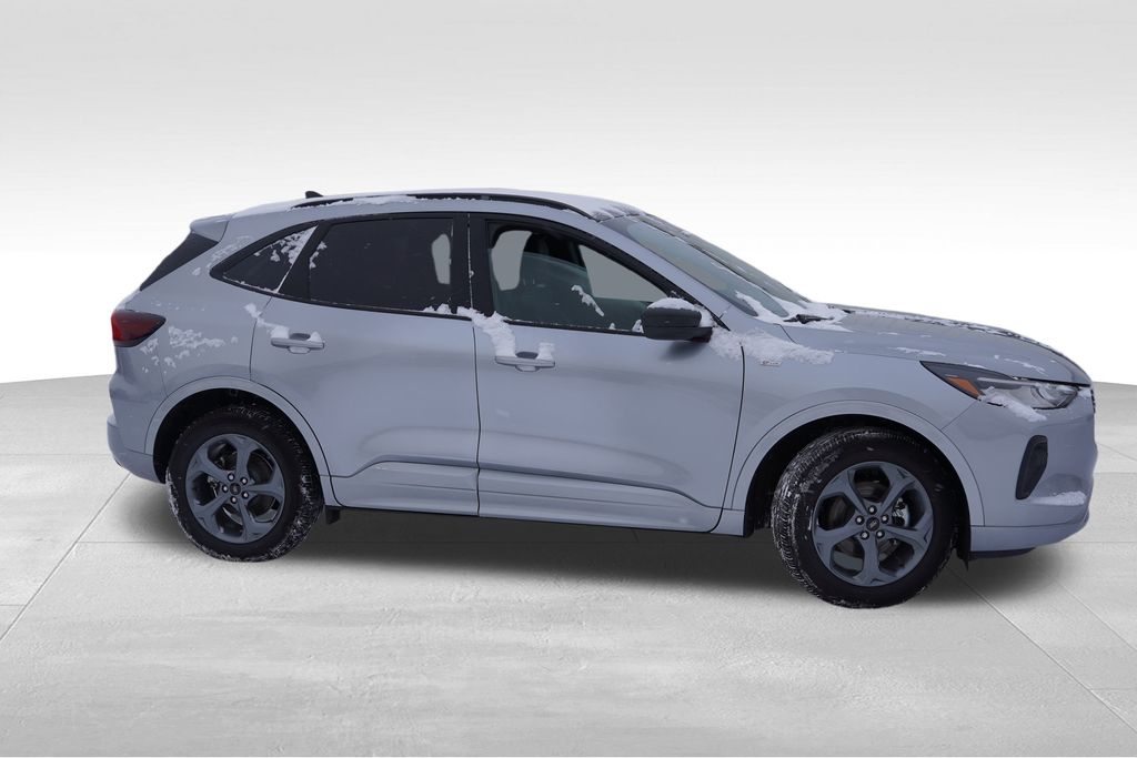 2023 Ford Escape ST-Line photo 3