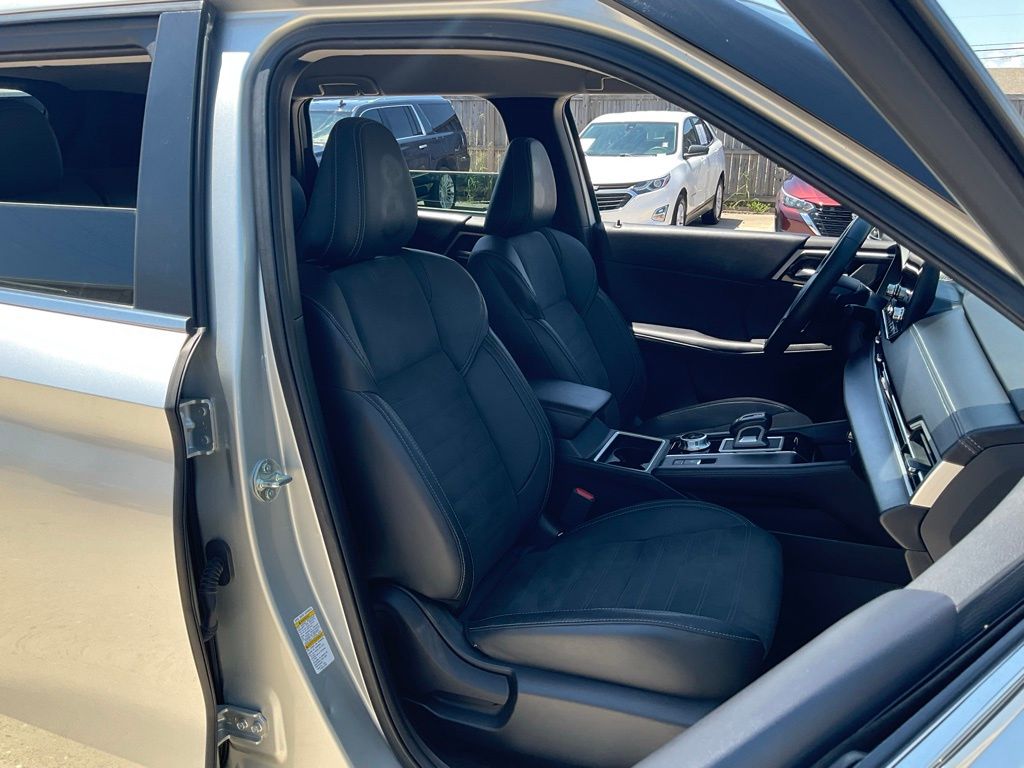 2023 Mitsubishi Outlander SE photo 10