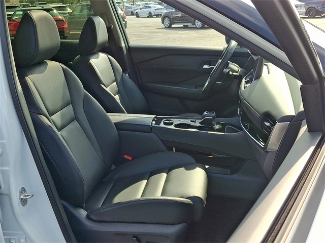 2024 Nissan Rogue SL photo 16