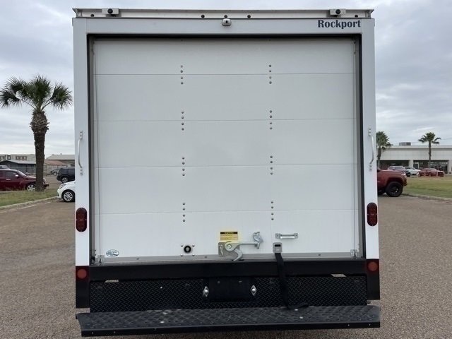 2023 Gmc Savana Cutaway 3500 photo 9