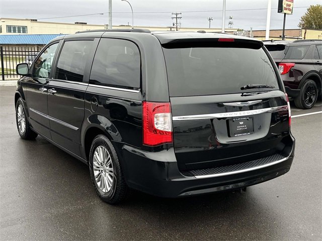 2014 Chrysler Town & Country photo 7