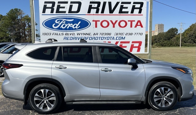 2024 Toyota Highlander XLE's photo