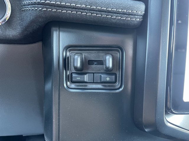 2025 Ford F-150 Lightning Flash photo 33