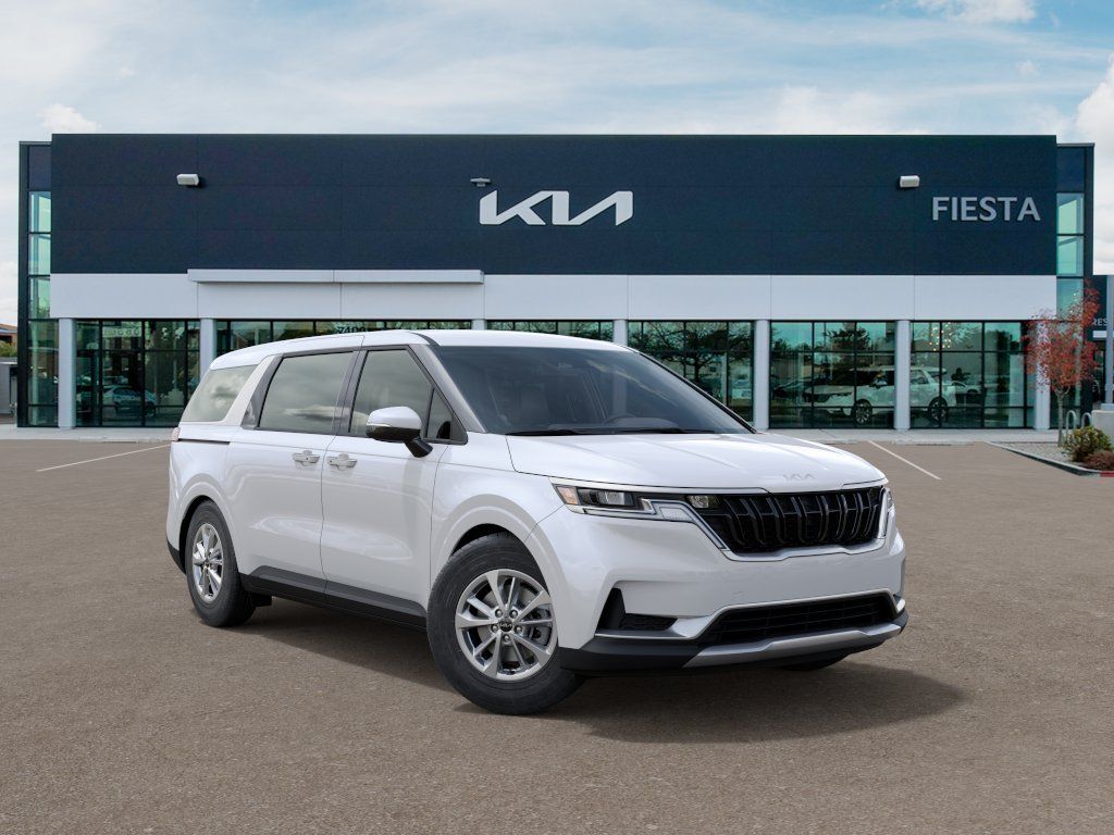 2024 Kia Carnival LX photo 8