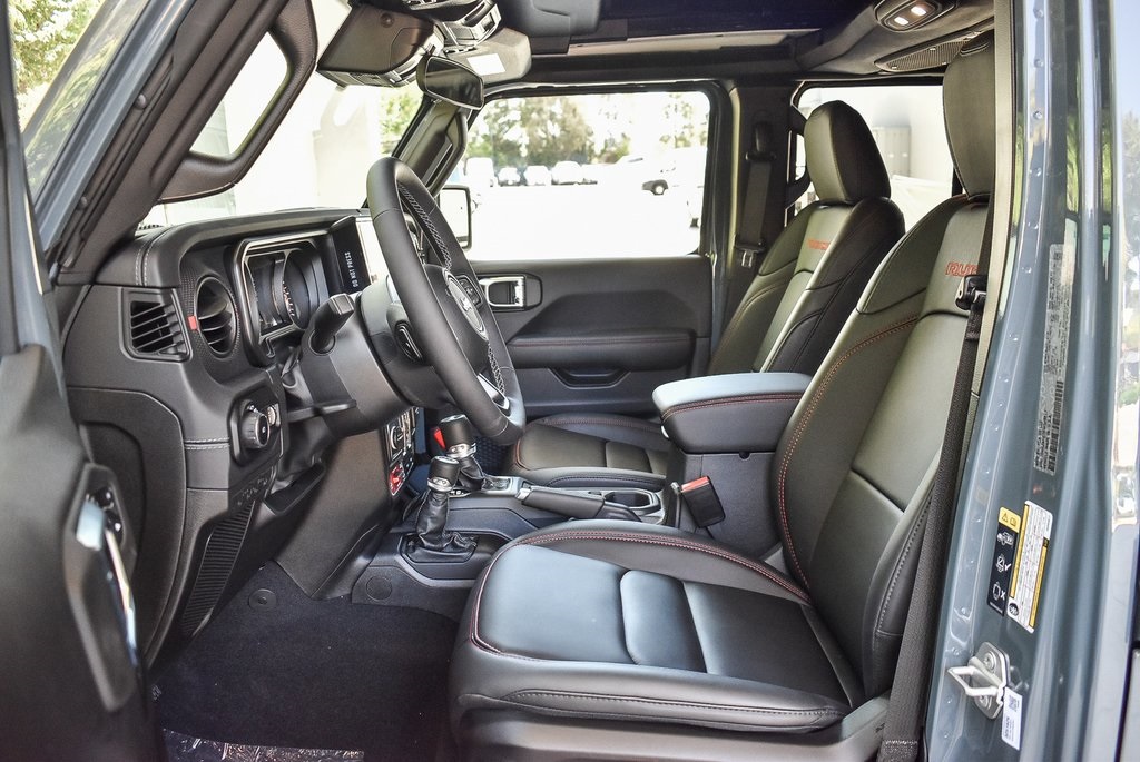 2025 Jeep Wrangler Rubicon photo 15