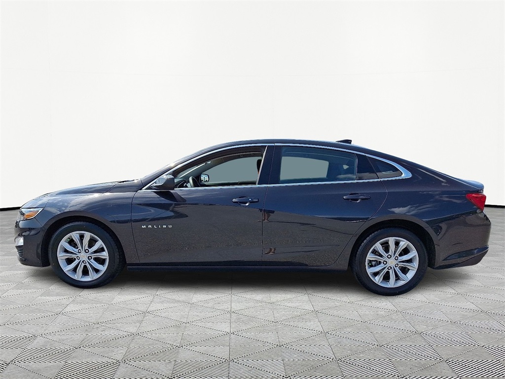 2023 Chevrolet Malibu 1LT photo 2