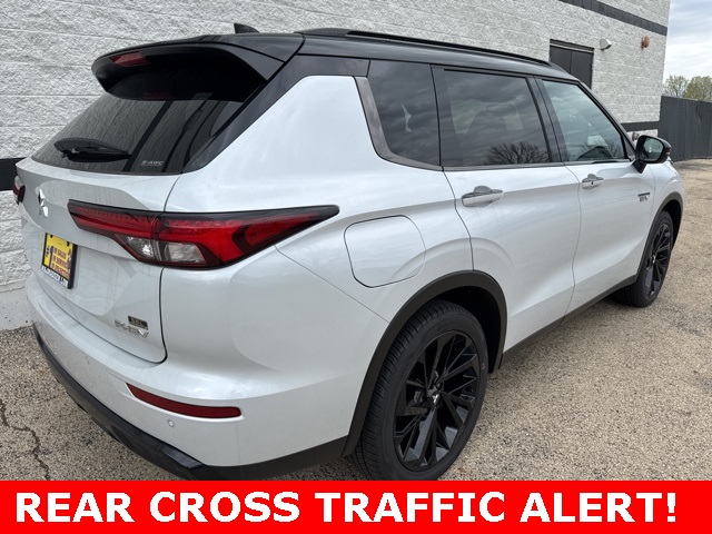 2025 Mitsubishi Outlander PHEV SEL Black Edition photo 3