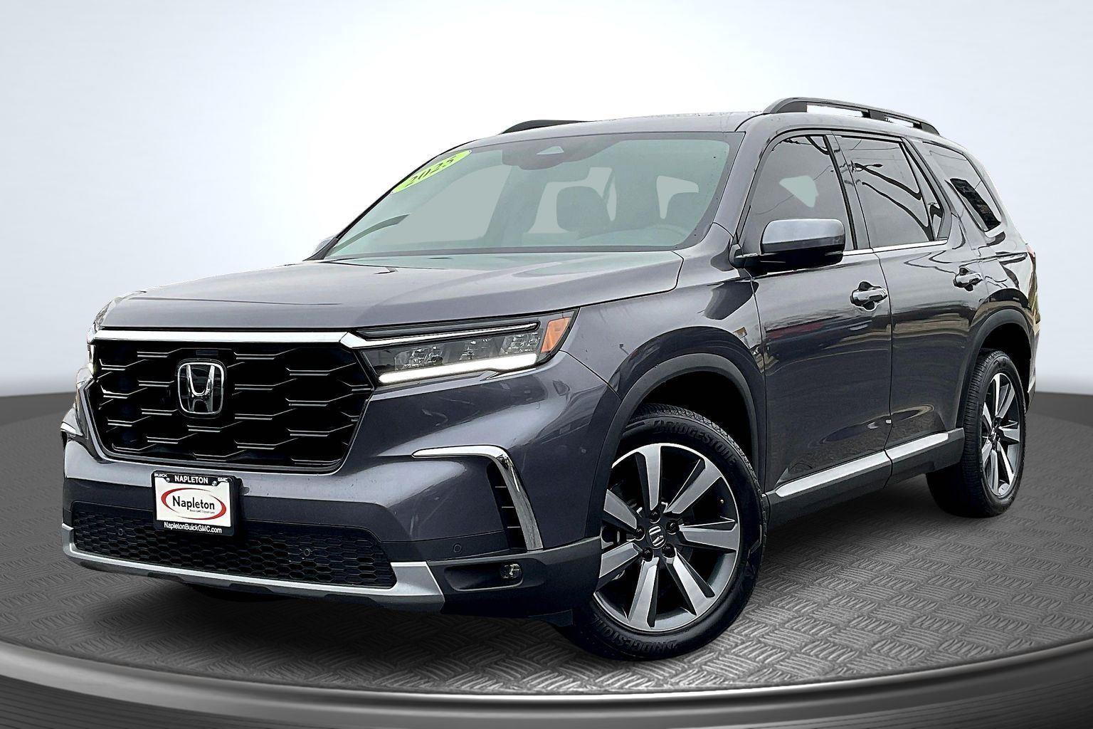 2025 Honda Pilot Touring's photo