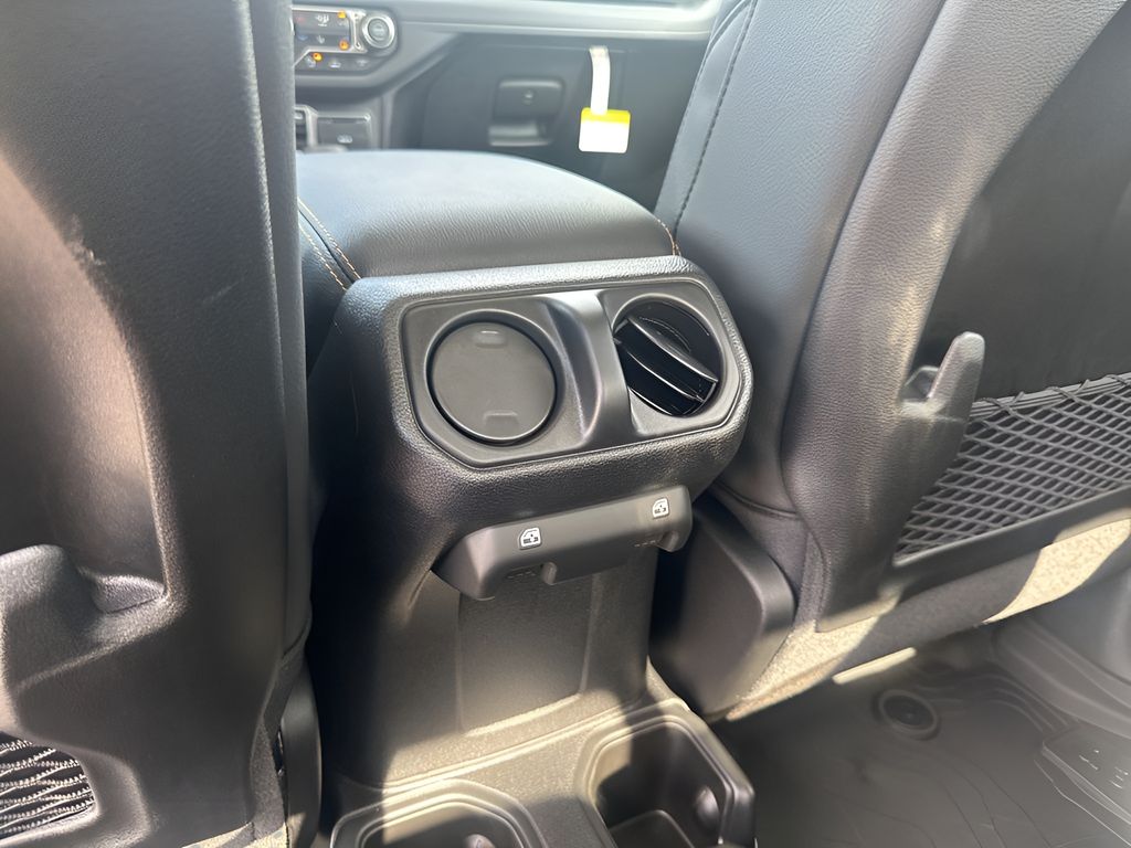 2025 Jeep Gladiator Sport photo 18
