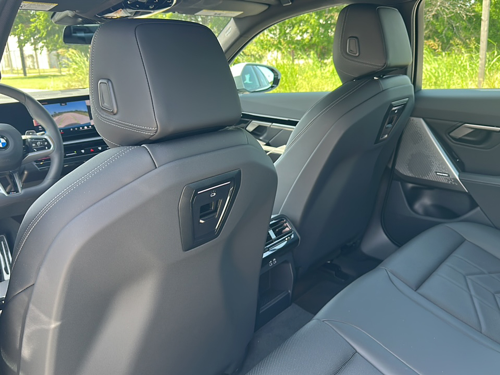 New 2025 Brooklyn Grey Metallic BMW i image 12