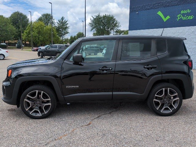 2021 Jeep Renegade Jeepster photo 2