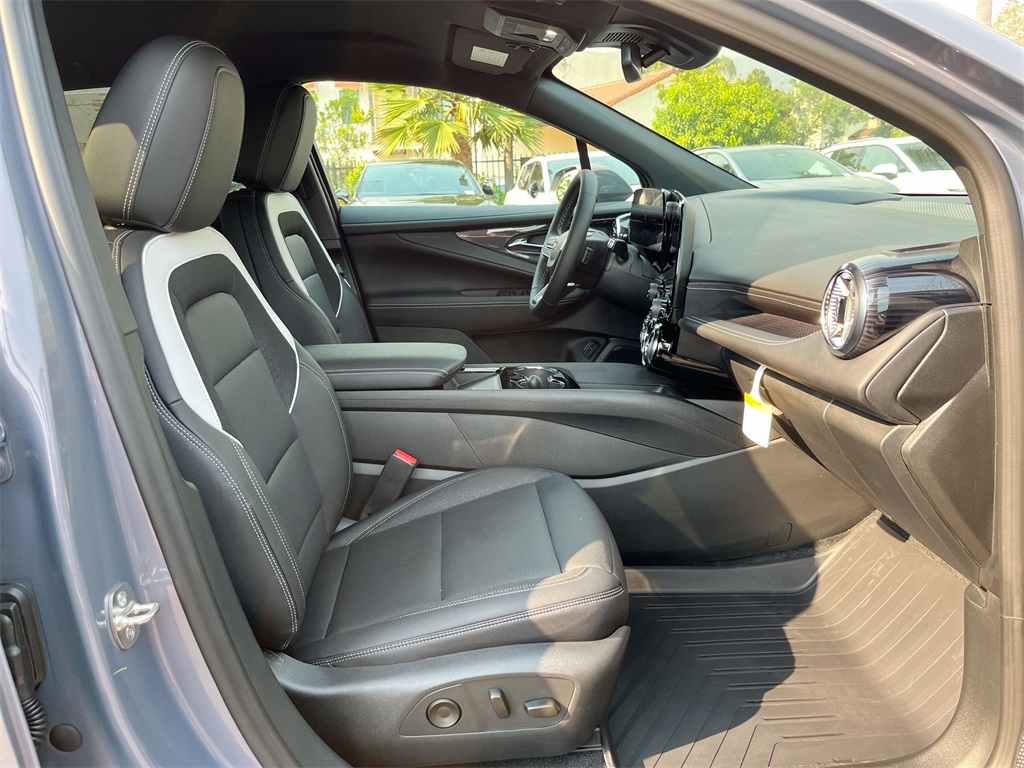 2025 Chevrolet Blazer EV photo 25