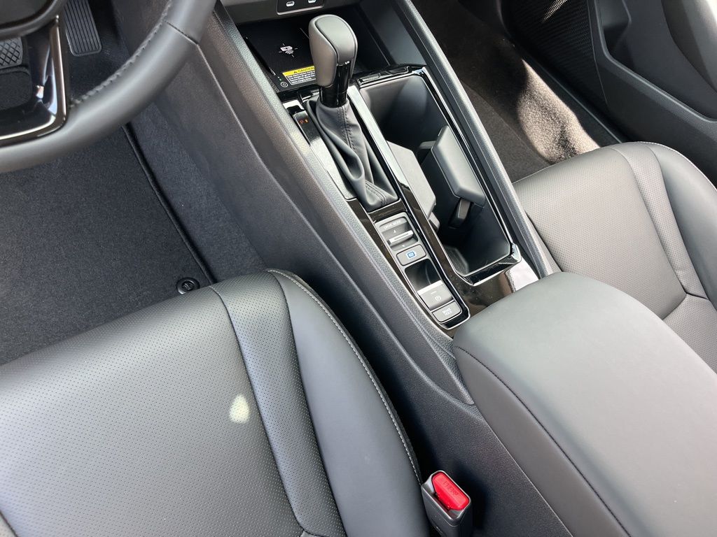 2025 Honda Accord Hybrid EX-L photo 12