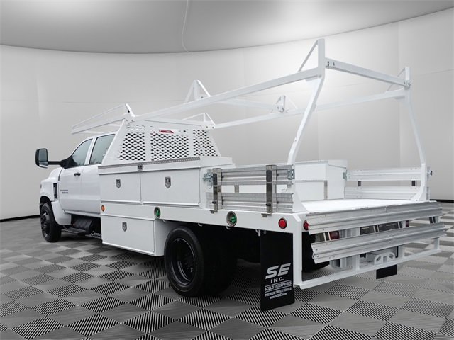 2024 Chevrolet Silverado 5500HD Work Truck photo 3