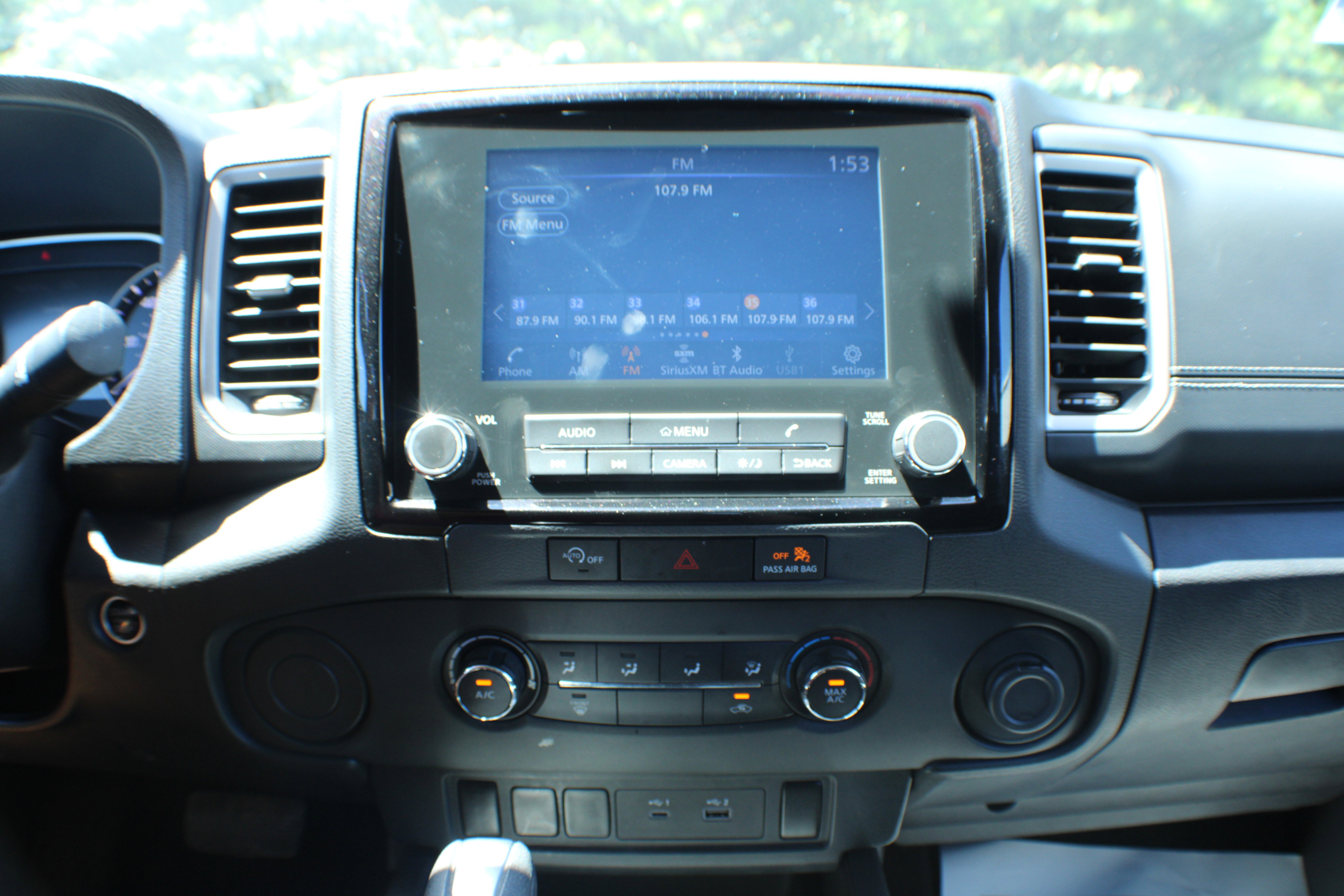 2024 Nissan Frontier SV photo 2