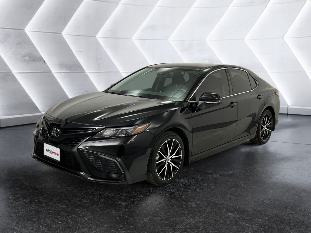 2023 Toyota Camry SE photo 3