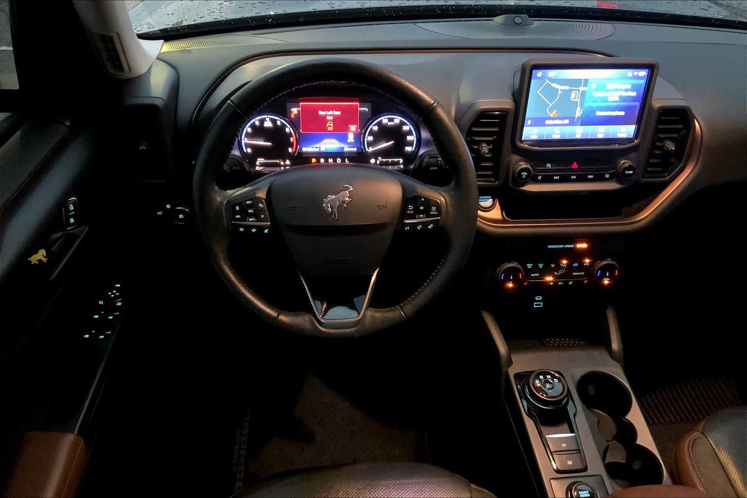 2022 Ford Bronco Sport Outer Banks photo 2