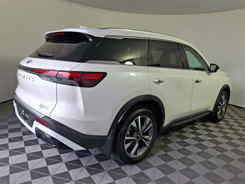 2025 Infiniti QX60 Luxe photo 4