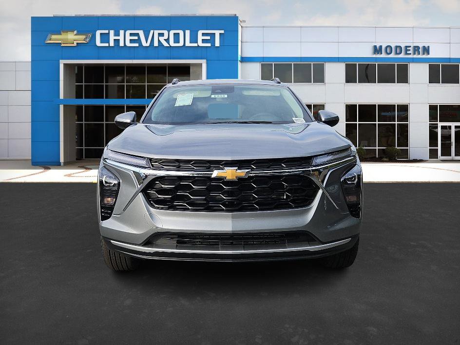 2025 Chevrolet Trax LT photo 6