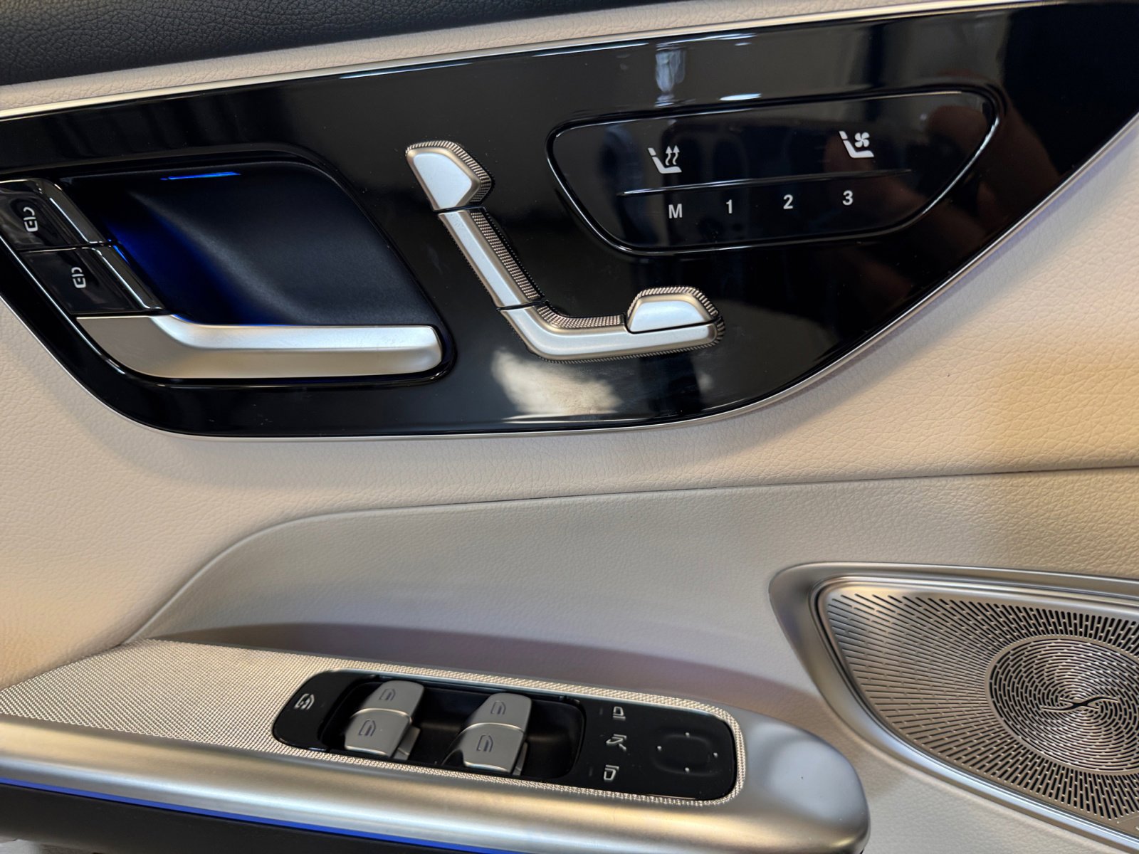 2025 Mercedes Benz GLC 350e 4MATIC photo 17