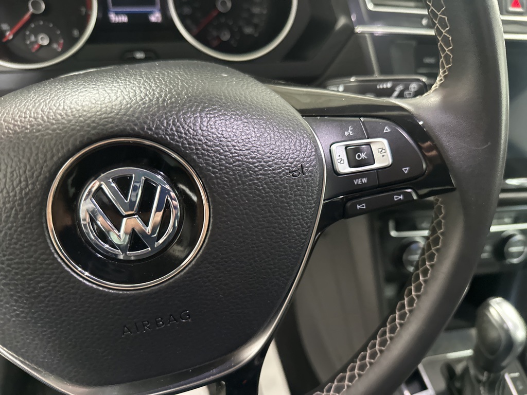 2021 Volkswagen Tiguan R-Line Black SEL photo 18