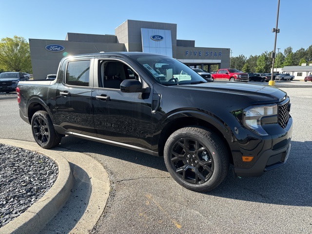 2025 Ford Maverick XLT photo 2