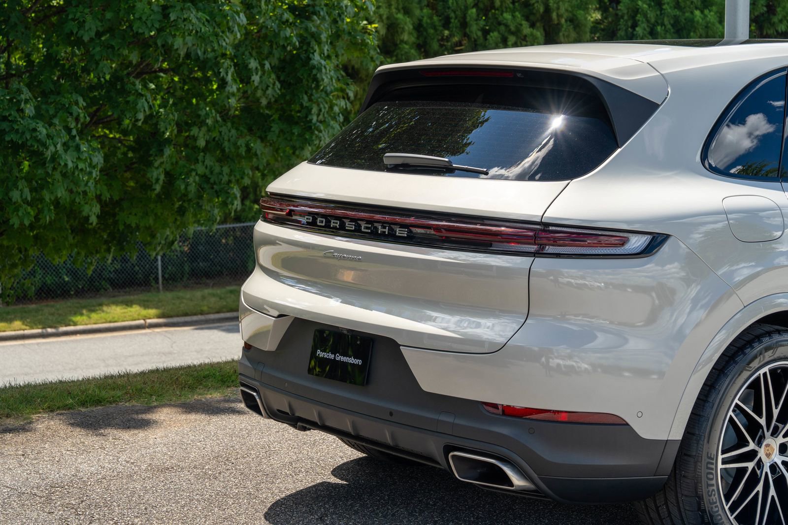 2026 Porsche Cayenne Base photo 13