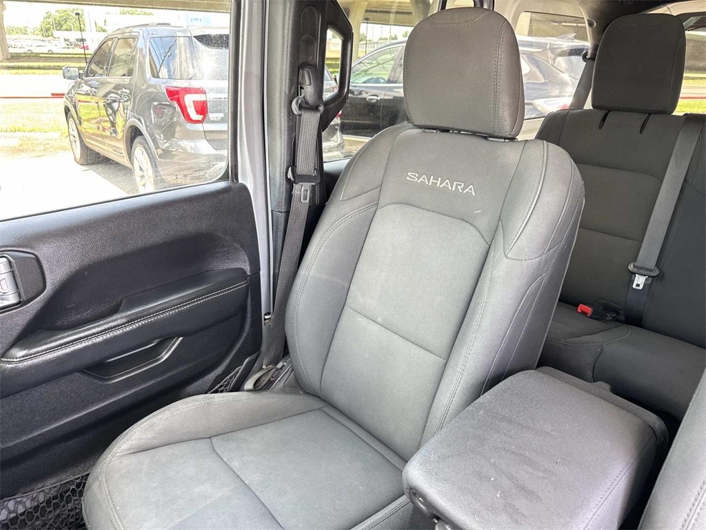 2020 Jeep Wrangler Unlimited Sahara photo 34
