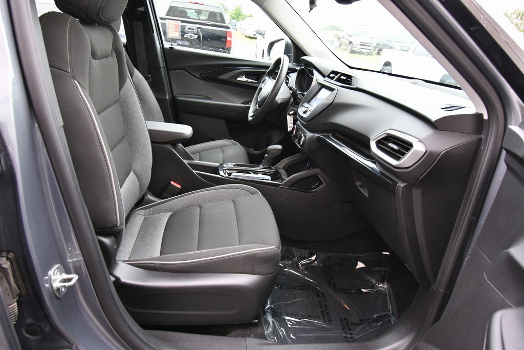 2021 Chevrolet Trailblazer LS photo 13